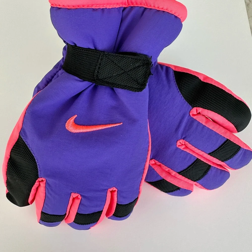 Nike Winter Sports Girl's Gloves, Size 4/6X Hyper Grape